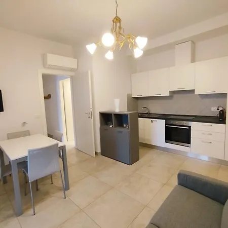 Fulvio House شقة